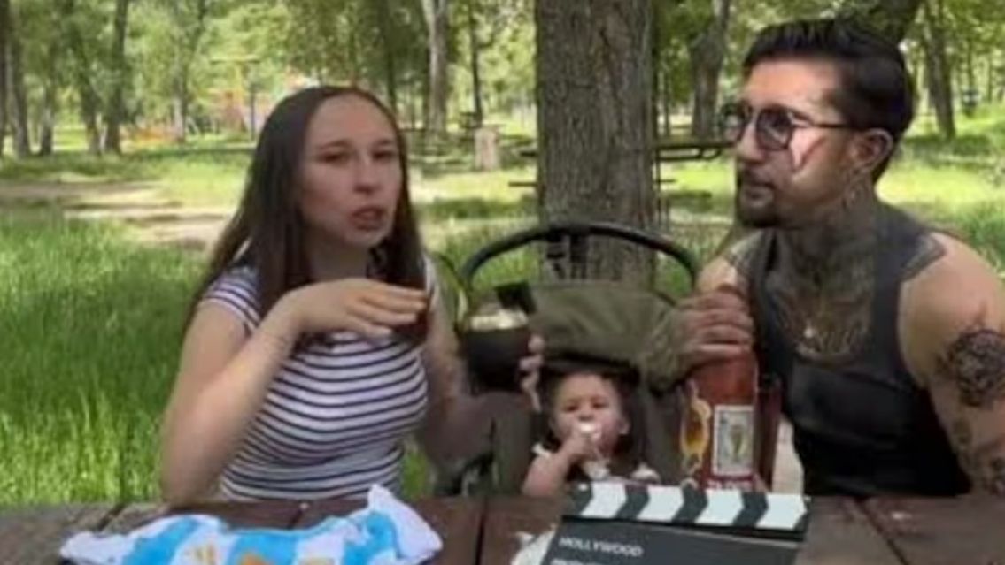 Son amigos, decidieron tener un hijo en com�n: "Somos copadres"