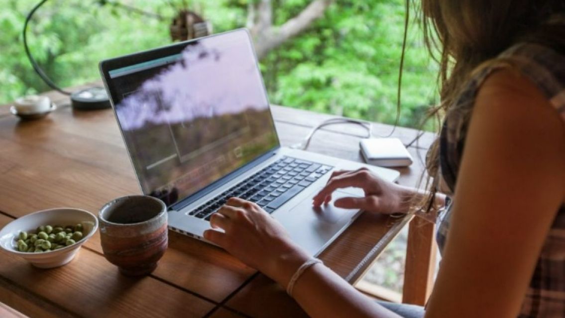 Sin oficina ni horarios: el boom de las changas digitales crece entre los j�venes