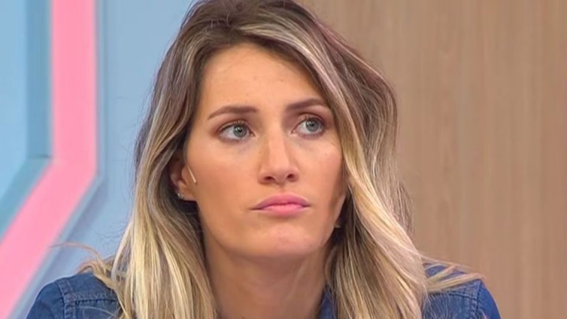 Mica Viciconte se ríe mientras su hijo le pega a una de las nenas de Nicole Neumann