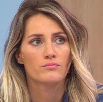 Mica Viciconte se ríe mientras su hijo le pega a una de las nenas de Nicole Neumann