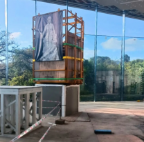 El Lola Mora ya recibi&oacute; a La Justicia, la primera escultura trasladada