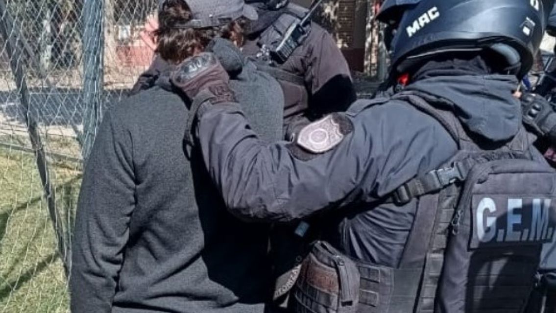 Juje�o golpe� violentamente a su padre e intent� apu�alar a sus abuelos