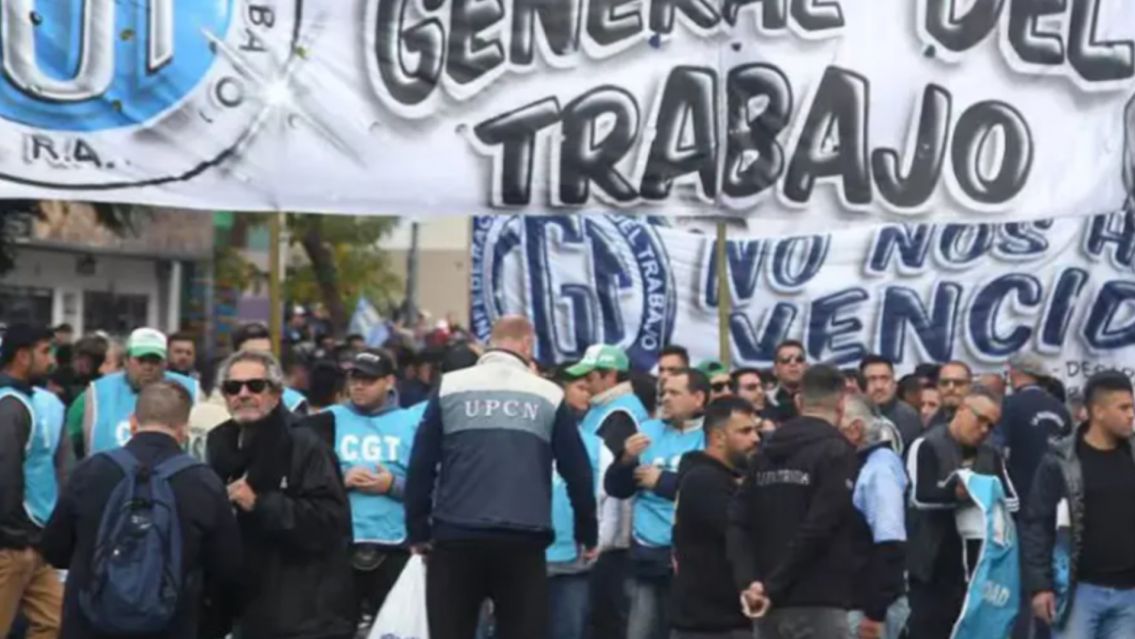 Amenazan con paro nacional si confirman condena a Cristina Kirchner