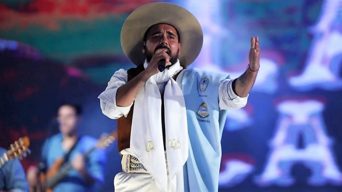 L�zaro Caballero y dos momentos que emocionan de su gira 2025