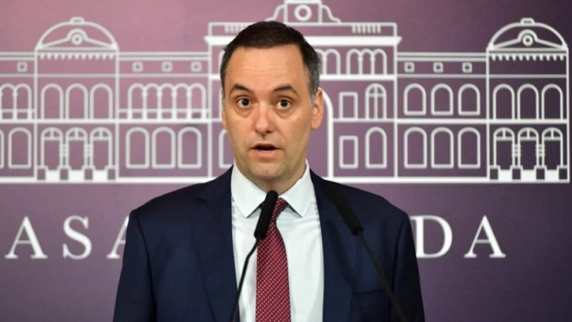 FALSO: desmienten lo que dijo Manuel Adorni sobre el Hospital Garrahan