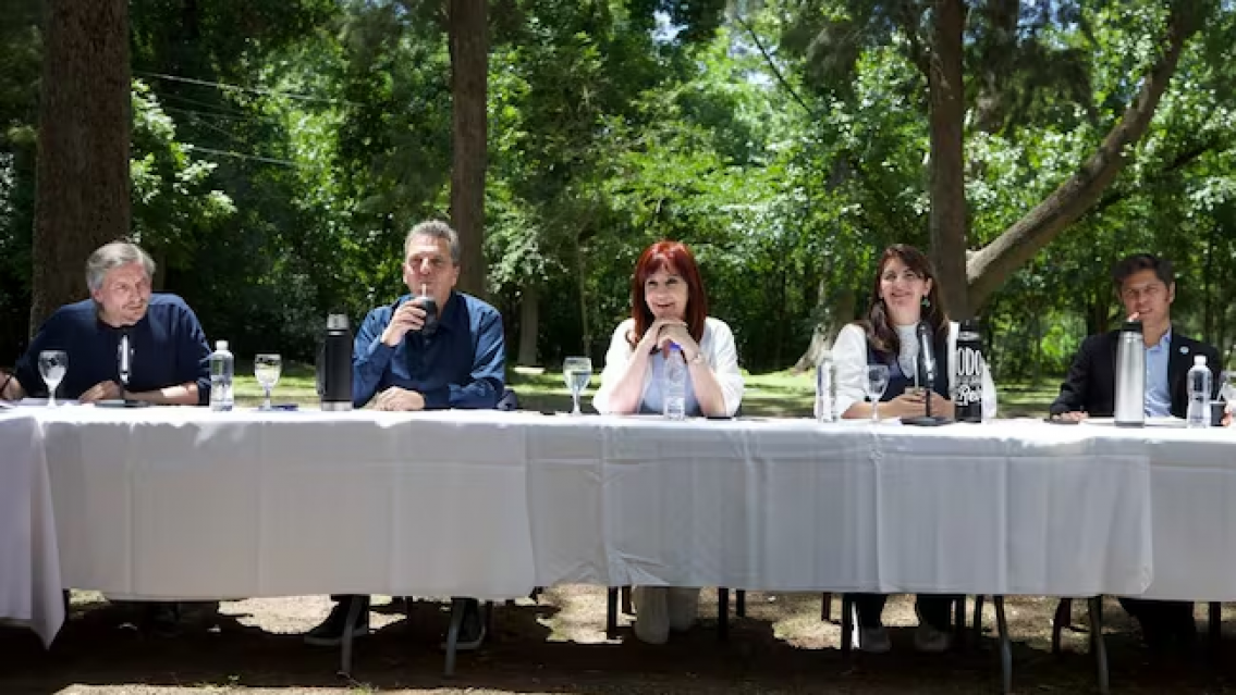 Quiénes le soltaron la mano y quiénes siguen con Cristina tras la decisión de la Justicia