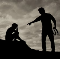 Bestia humana atacó a su hijo con el cinto y un vecino tuvo que intervenir