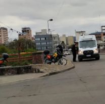 Pareja de jujeños se quiso fugar de un control y terminaron estrellados: Los detalles