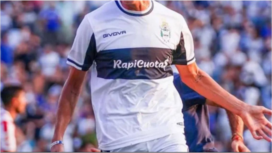 Detuvieron a un reconocido futbolista: le hizo vivir un infierno a su pareja