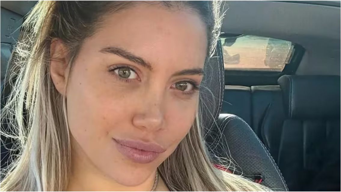 Como una adolescente: as� vieron a Wanda a los besos en pleno aeropuerto