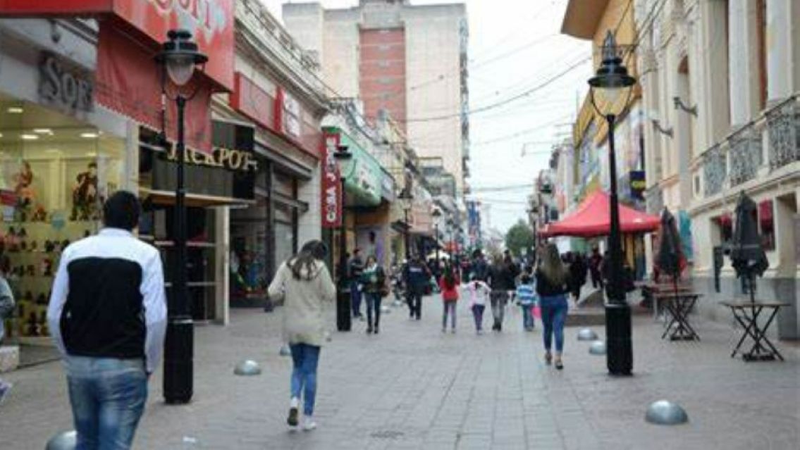 La mayoría de los comercios en Jujuy cerrará el lunes 16 pero abrirá con normalidad el viernes 20