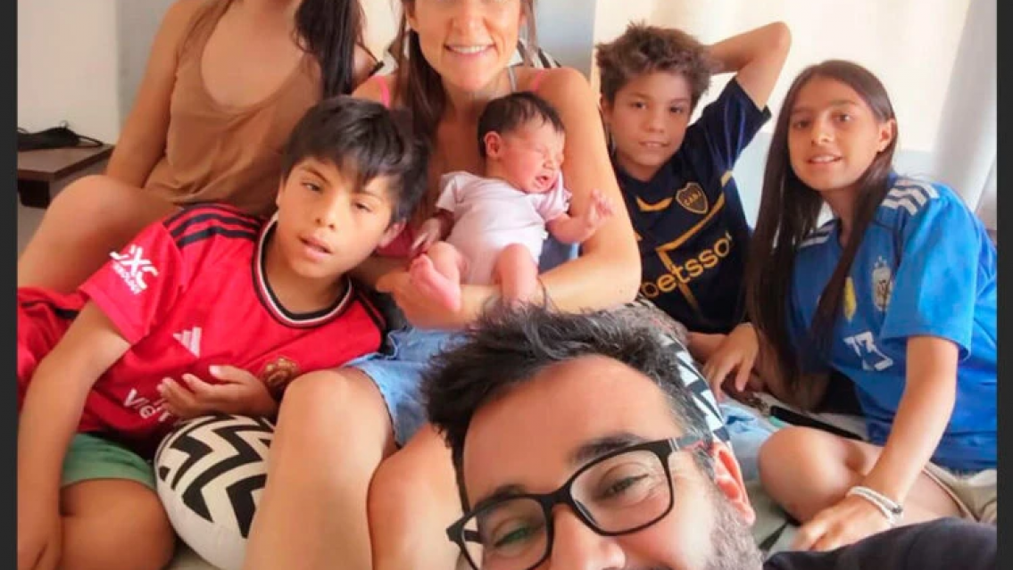 Adopt� 4 hermanitos y la vida despu�s lo premi� con una hija biol�gica