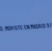 "Q.E.P.D. Moriste en Madrid 9/12/18": la avioneta que calentó a los hinchas de Boca