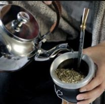 Lo echaron por tomar mate en el trabajo y desató una terrible polémica