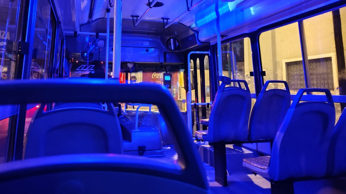 Hay discusi�n por los j�venes que no ceden el asiento en el colectivo