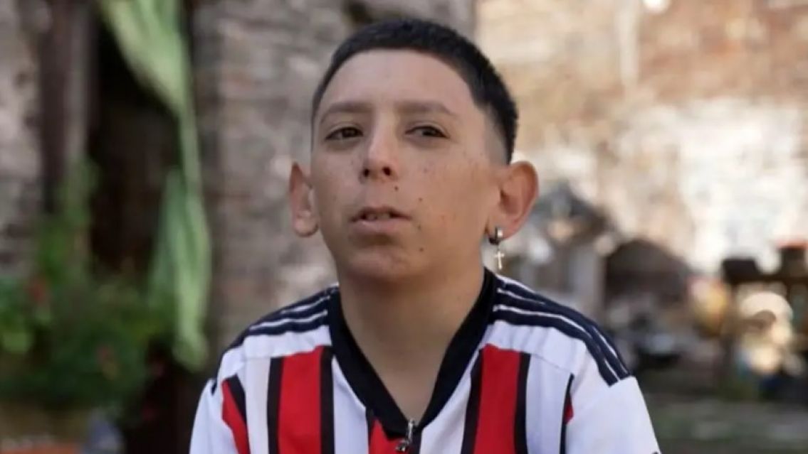 Claudio tiene 31 años pero parece un niño: la misma enfermedad que Messi