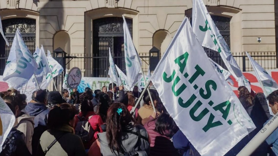 Paro y movilización de ATSA Jujuy en rechazo al 2% de aumento en las paritarias
