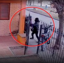 Mujer enfrentó un chorro y evitó que le robaran la moto en la puerta de su casa