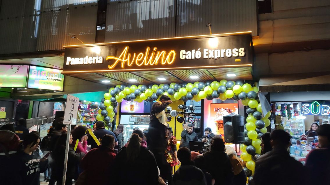 Avelino inaugur� su nueva sucursal en el Big Mall