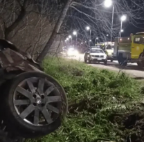 Accidente fatal: hombre murió al chocar contra un poste de hormigón