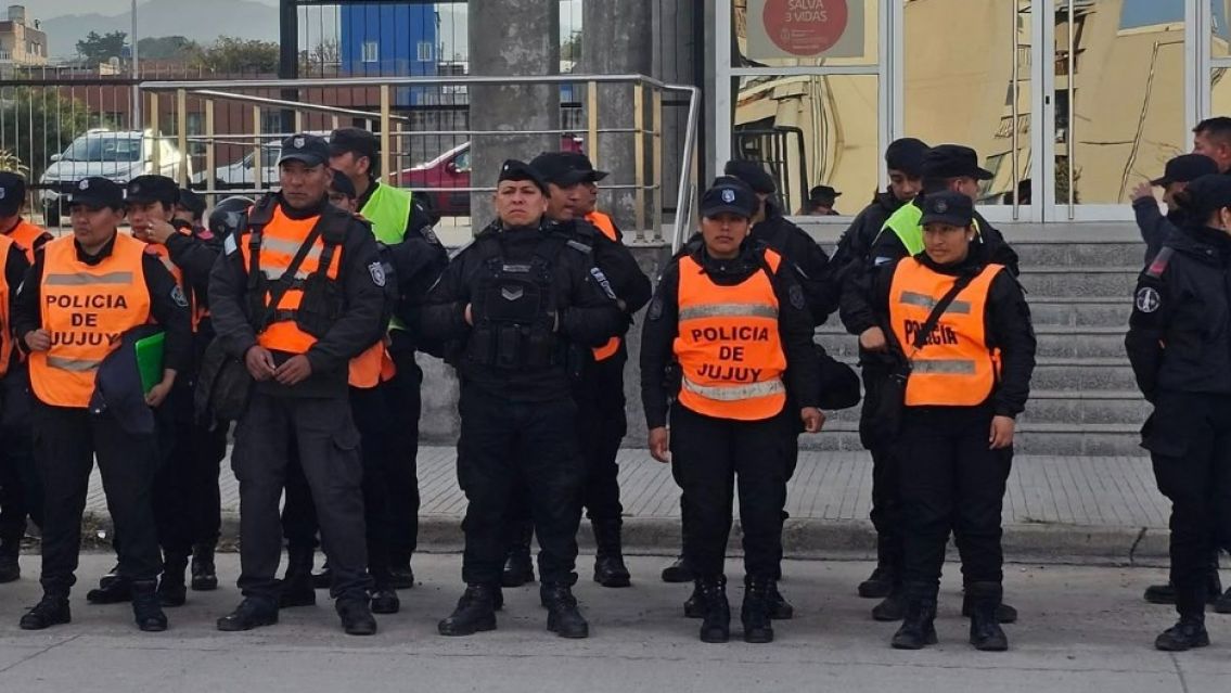 Impresionante despliegue policial en Alto Comedero: ¿Qué pasó?