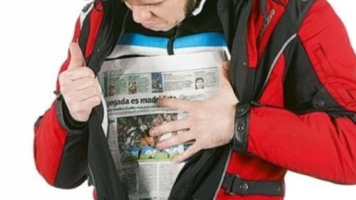 C�mo usar el papel de diario para no pasar tanto fr�o