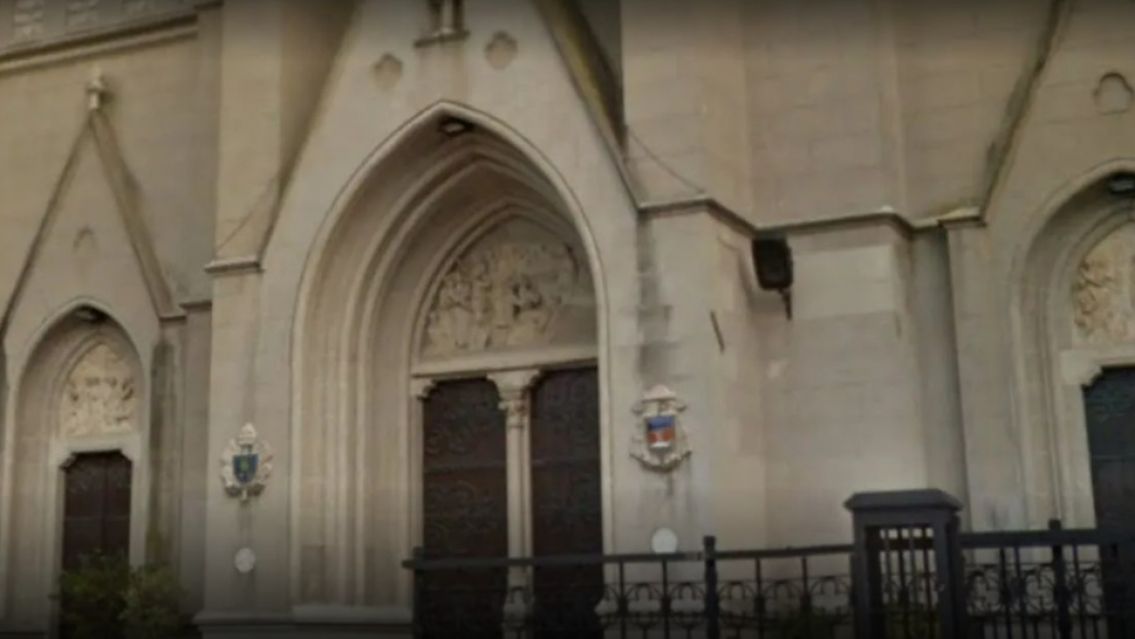 Terror en plena misa: se transformó en el diablo e intentó hacer lo peor