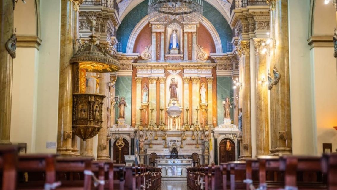 Juje�o chore� un celu y despu�s se escondi� en la iglesia: "se hac�a el de rezar"