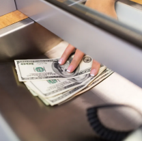 Hay sospechas de que "la marcaron", salió del banco y le robaron todo