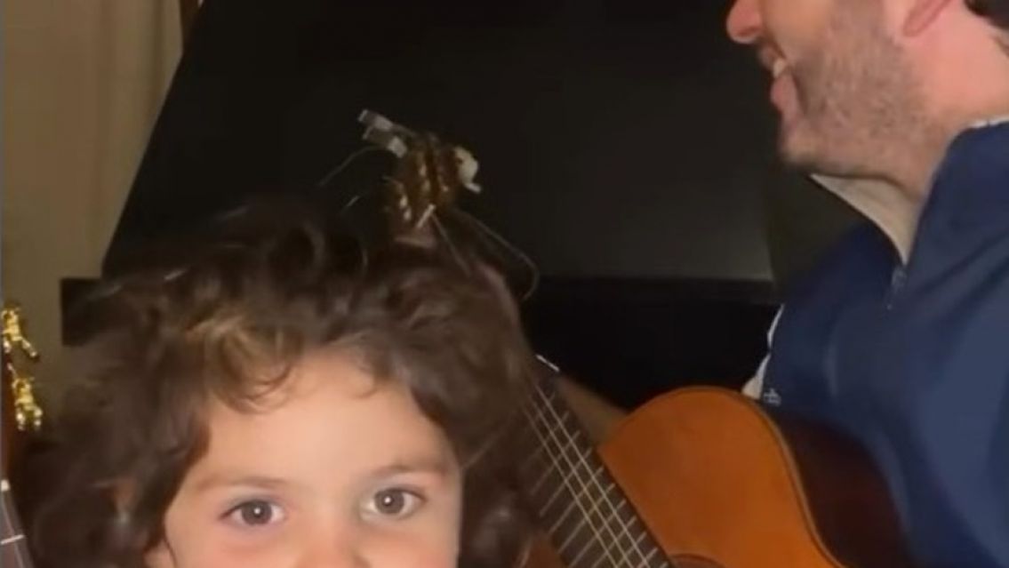 El gaucho que cantó un clásico con su hija y se volvió viral