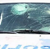 Endemoniado golpeó a su pareja con un palo de escoba y destruyó un patrullero