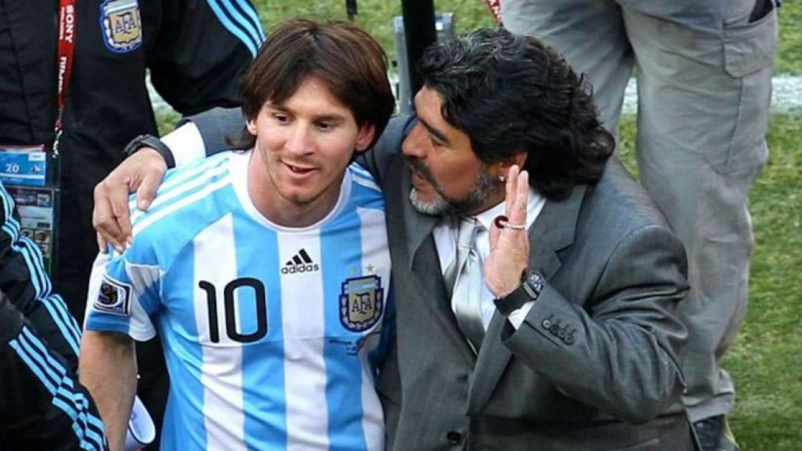 Subastaron dos figuritas únicas de Messi y Maradona: pagaron una fortuna