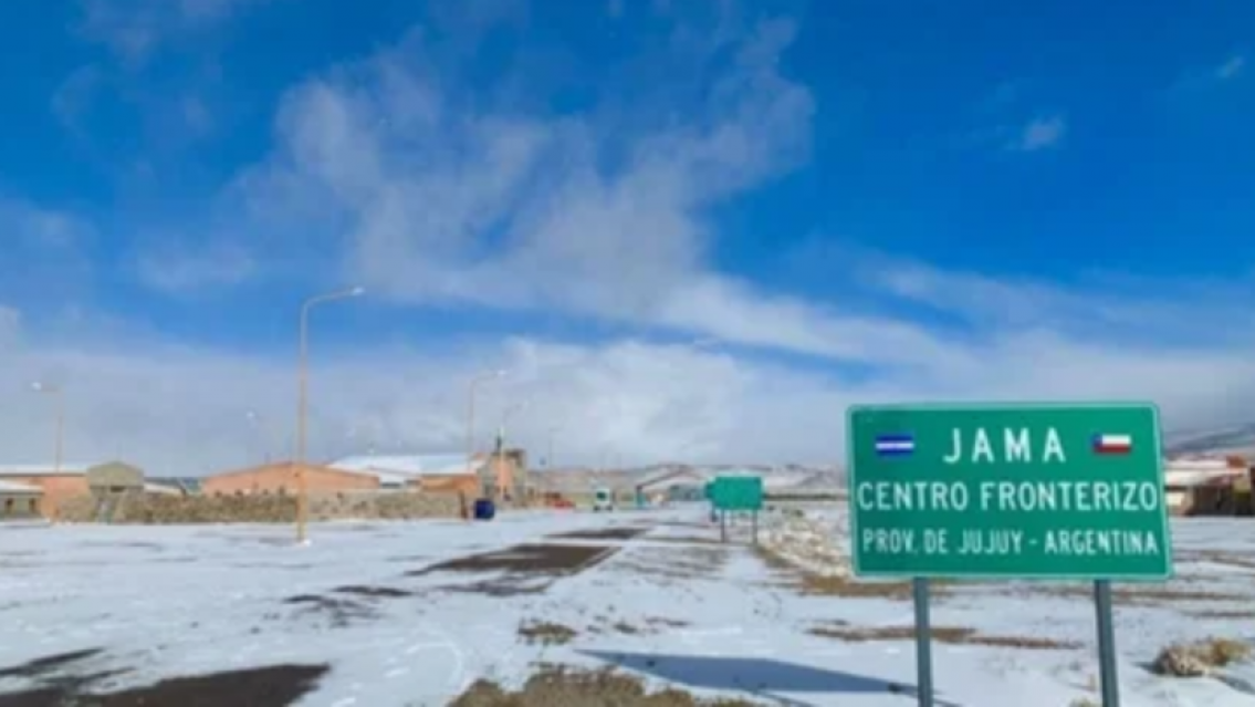 Ola polar en Jujuy: cerraron el Paso de Jama por acumulación de nieve