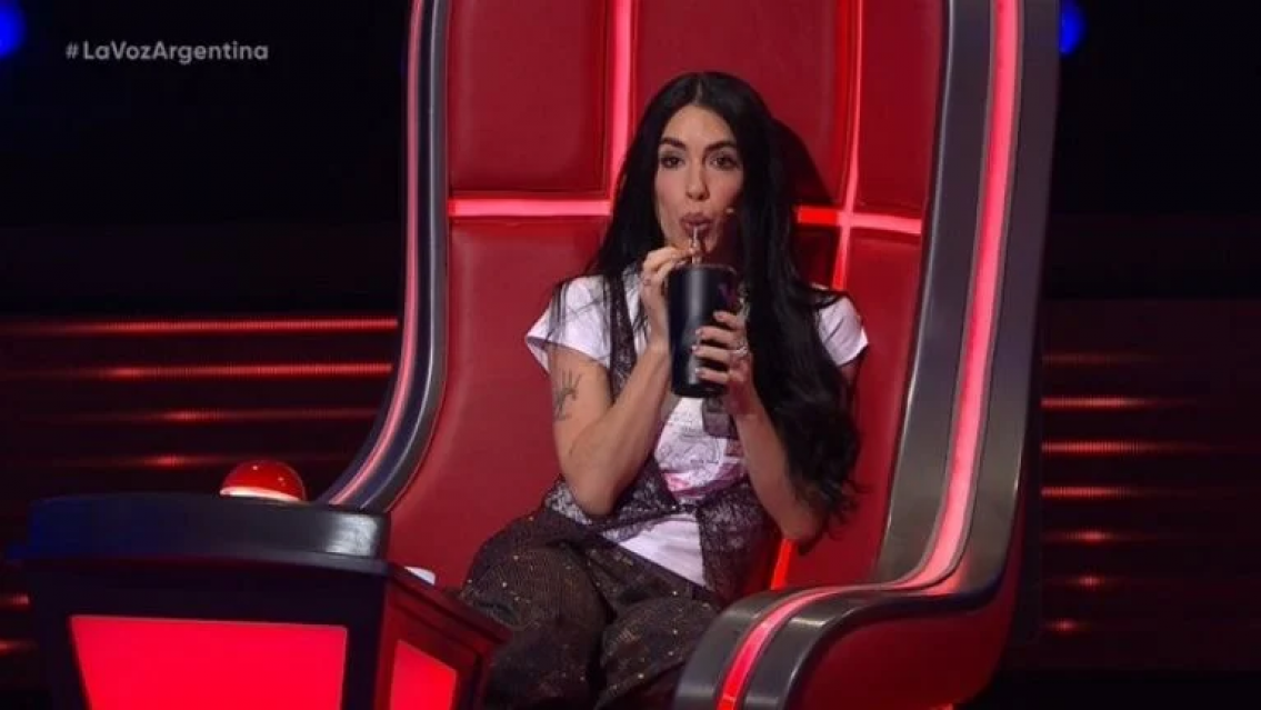 "Ruidito de mate": la reacción de Lali al escuchar en La Voz una canción de su ex