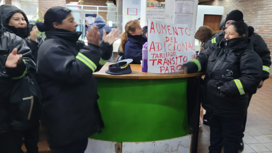 Paro de polic�as de Tr�nsito de San Salvador de Jujuy: el reclamo al municipio