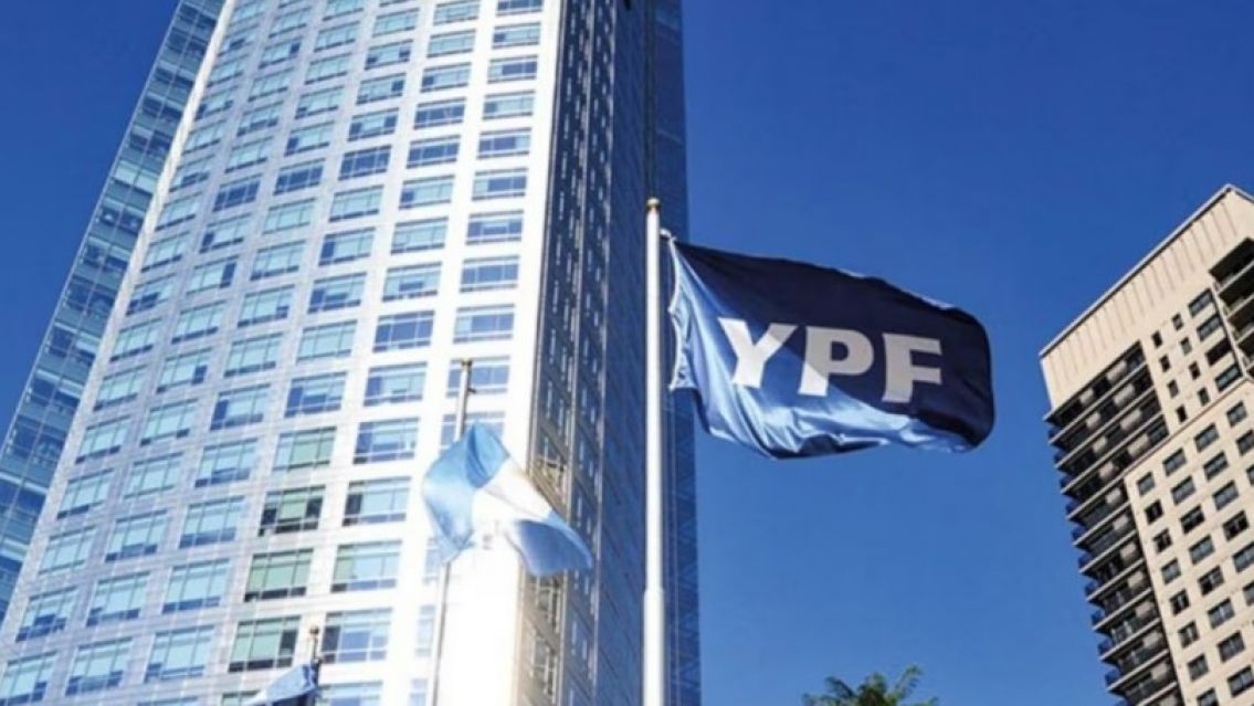 Argentina deberá entregar el 51% de las acciones por la expropiación de YPF