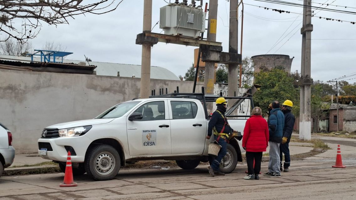 Cientos de juje�os sin luz por un corte en el servicio de EJESA