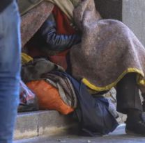 Indigentes jujeños se pelearon por un lugar: hay un apuñalado 