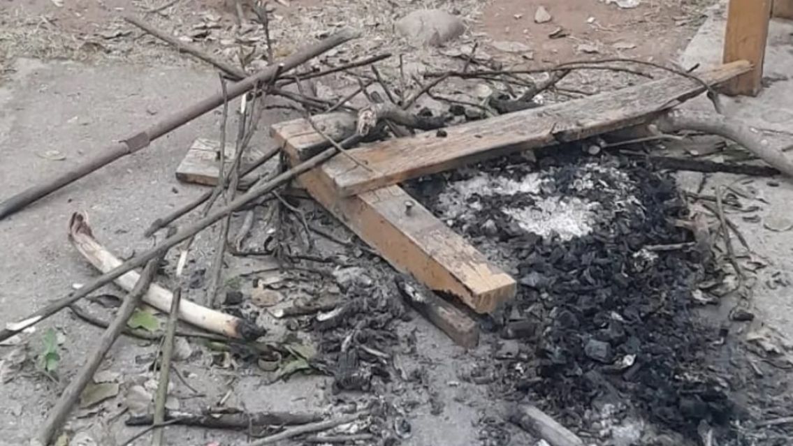 San Pedro: indigentes destrozaron un banco para hacer una fogata