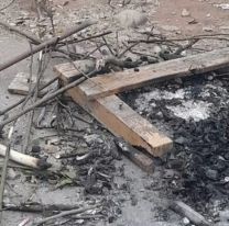 San Pedro: indigentes destrozaron un banco para hacer una fogata