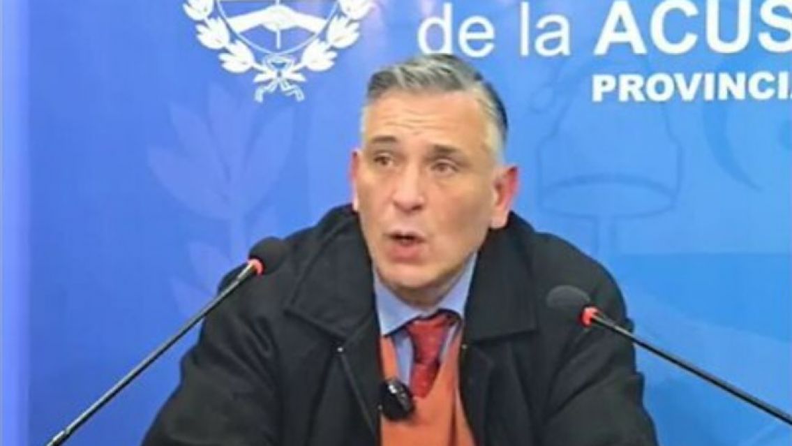 Pareja calcinada en Pozo Cavado: la mujer murió de un disparo y él intoxicado