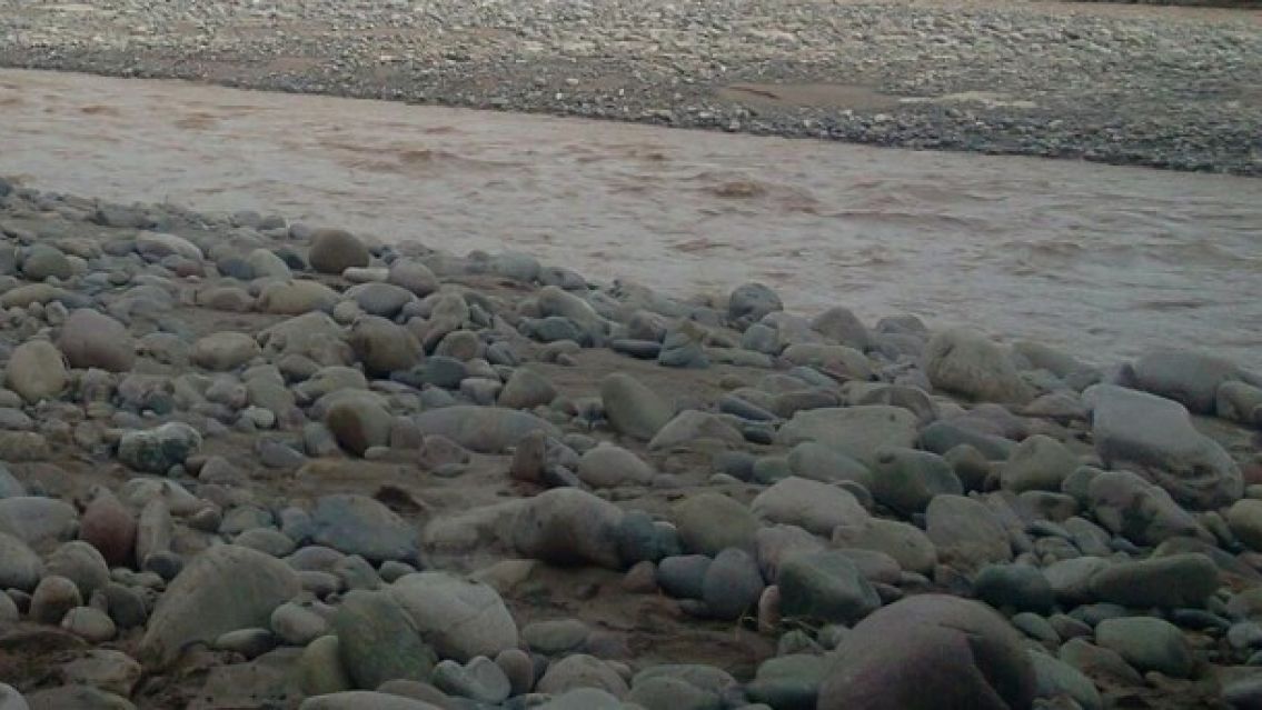 Macabro hallazgo: encontraron a un trabajador muerto en un río de Jujuy