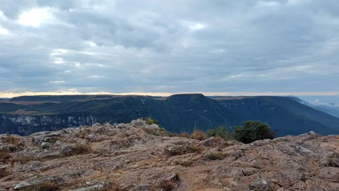 Precipicio letal: nenita cayó y falleció, hay gran conmoción