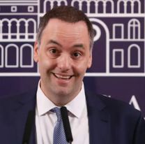 Adorni lanzó un programa propio de streaming: Fake -7 -8