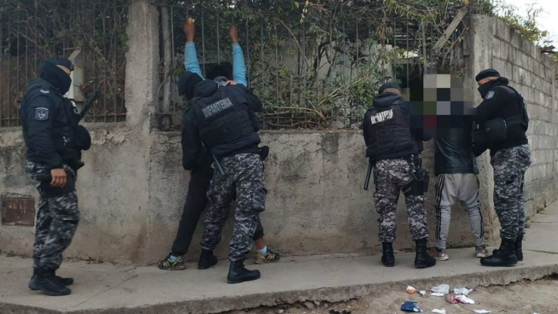 Atraparon un peligroso delincuente: Le decomisaron tel�fonos robados