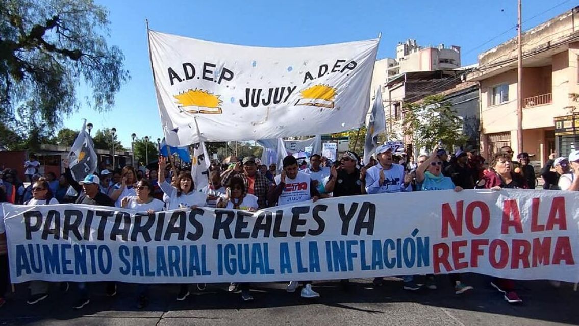 Docentes juje�os amenazan con un paro de 3 d�as al terminar las vacaciones