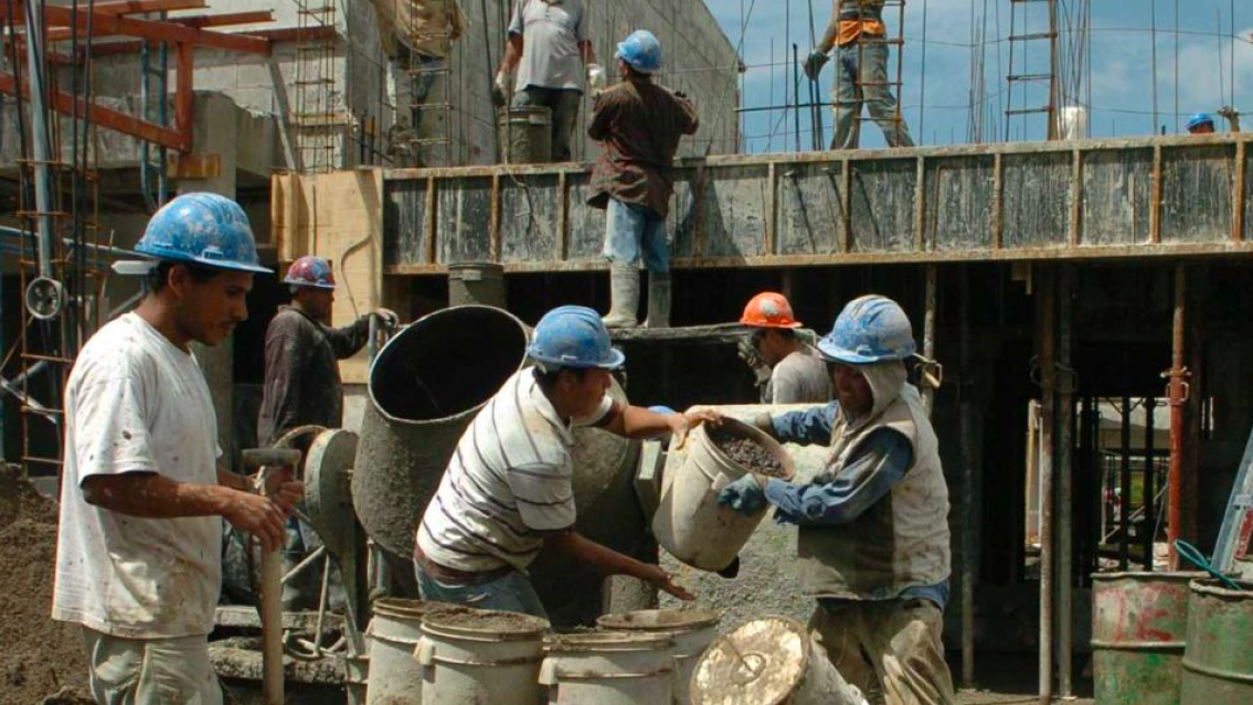 La UOCRA consiguió un aumento del 1,1% para sus obreros: el más bajo de todos