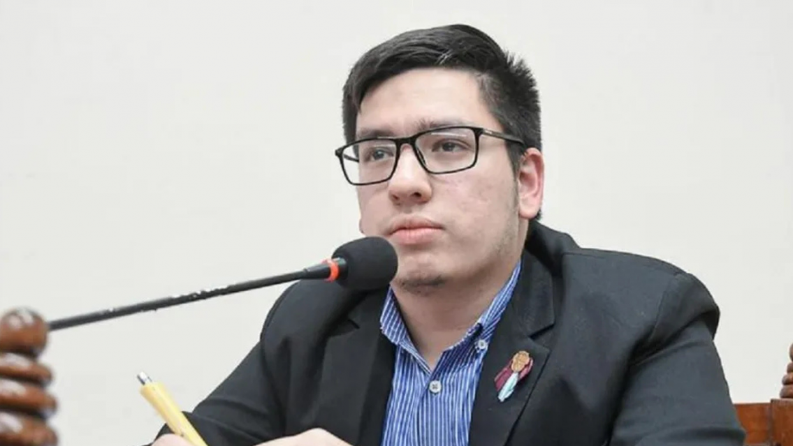 Denuncian a concejal libertario: "Por cada chupada de p... te descuento $10 mil pesos"
