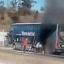 Se filtraron impactantes videos del colectivo que se incendió en la ruta 66