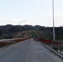 Un auto cayó al Dique Los Alisos: hay una persona desaparecida